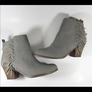 Circus by Sam Edelman Lennon bootie in grey